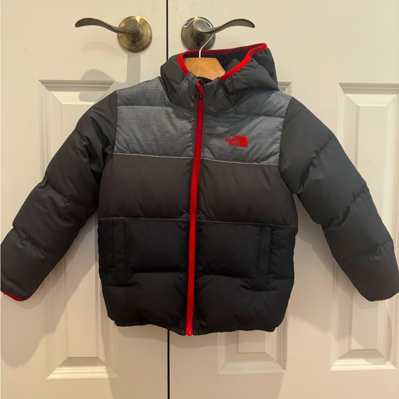 The North Face Boys Reversible Down Hooded Coat Black with Red Trim size 6 - Picture 3 of 15